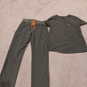 Figs Technical Collection Olive Scrub Top